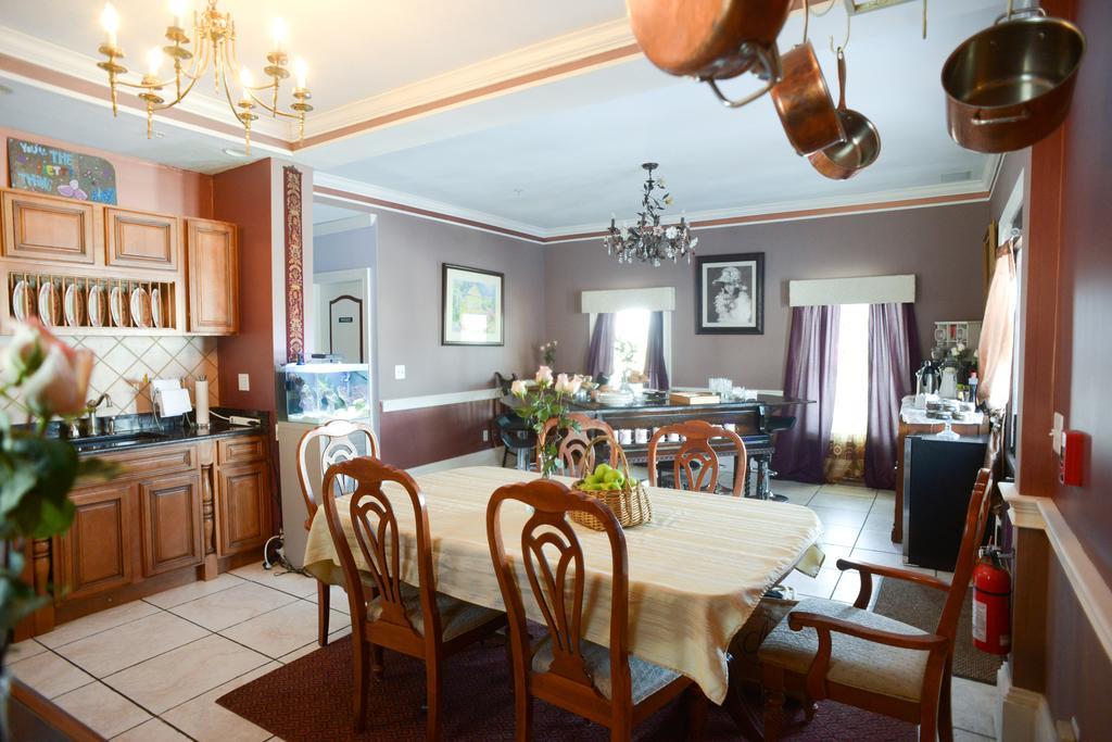 Naomi'S Inn Bed & Breakfast Спрингфилд Экстерьер фото