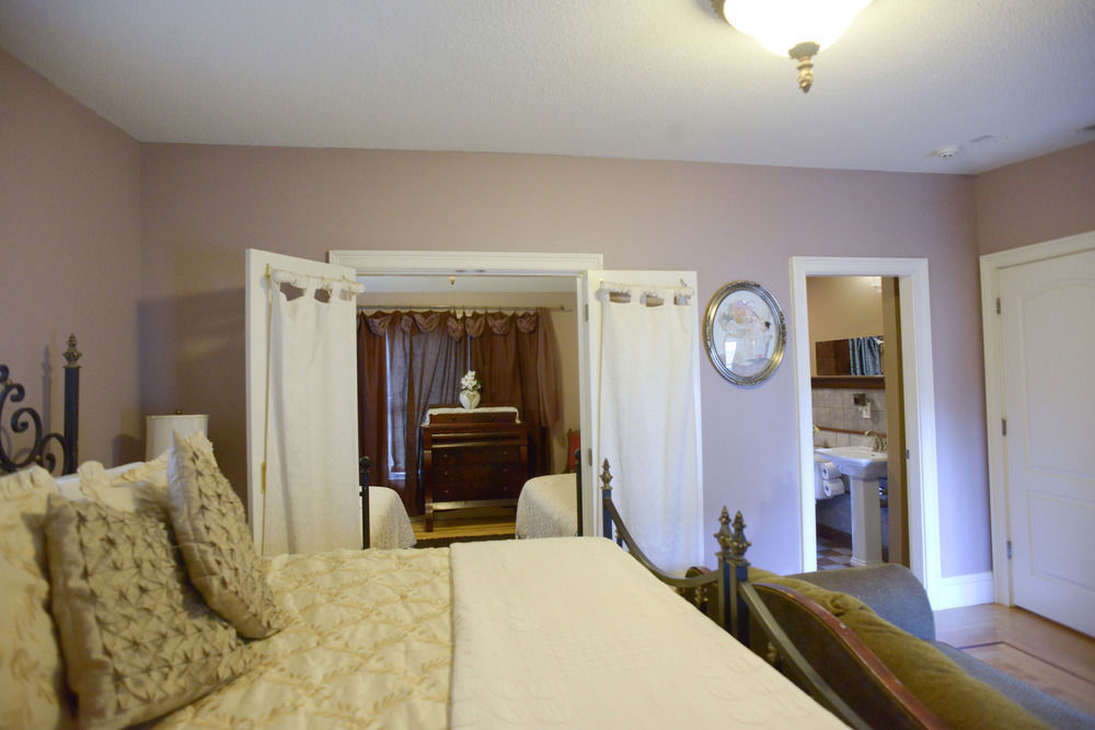 Naomi'S Inn Bed & Breakfast Спрингфилд Экстерьер фото