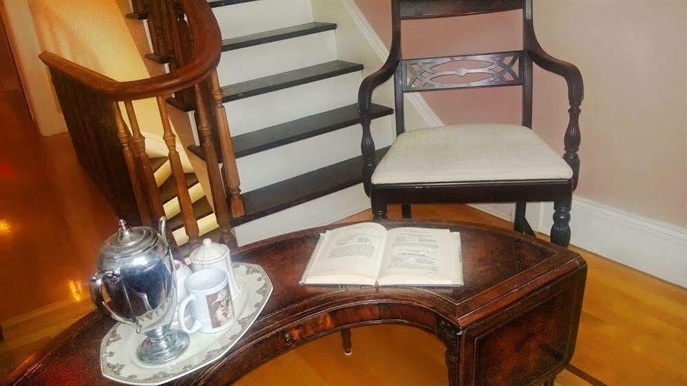 Naomi'S Inn Bed & Breakfast Спрингфилд Экстерьер фото